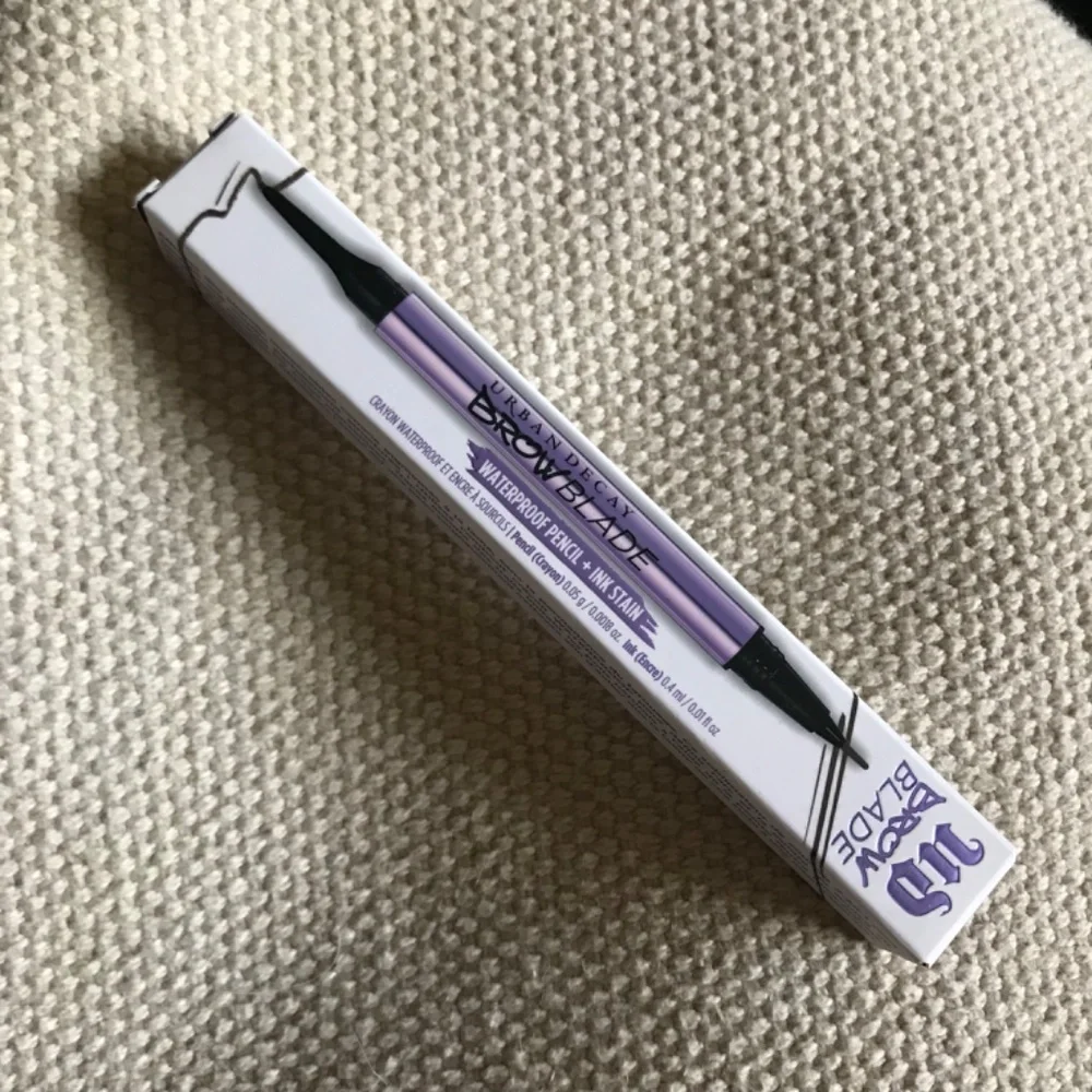 NIB Urban Decay Brow Blade Cafe Kitty warm med brown waterproof pencil ink stain